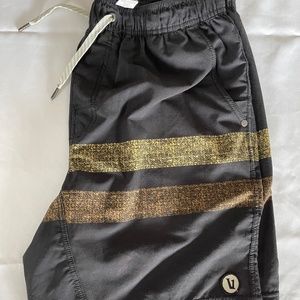EUC Vuori Kore mens board shorts size L